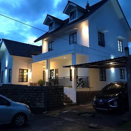 Stylish Villa At Green Apple U 35A Cipanas Puncak Sindanglaya Экстерьер фото
