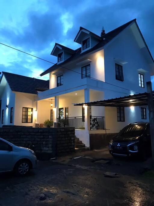 Stylish Villa At Green Apple U 35A Cipanas Puncak Sindanglaya Экстерьер фото